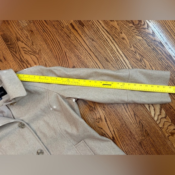 London Fog Wool Blend Mid Length Pea Coat Women’s Size XL
Color: Oatmeal Tan - Picture 10 of 10